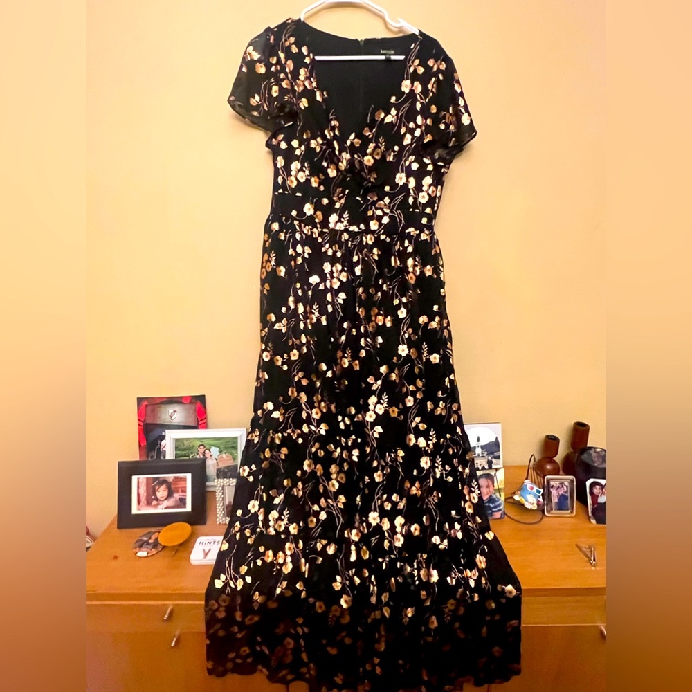 Black and rose gold pressed pattern long dress
